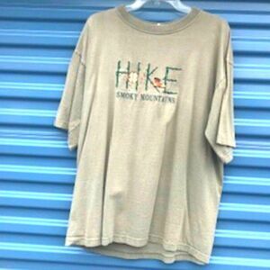 Hike Smokey Mountains . Size: Extra Large . {16-18} . Gatlinburg Tennessee